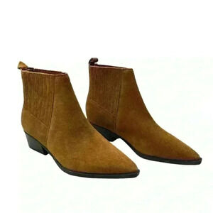 Marc Fisher Women's Yarita Pointed Toe Bootie, Size 5.5 (Could fit a small 6)